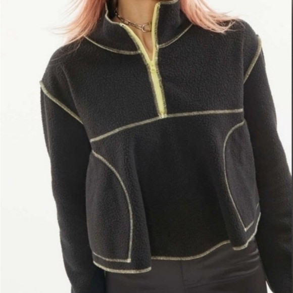 Urban Outfitters Posie Fleece Black Medium - Picture 1 of 11